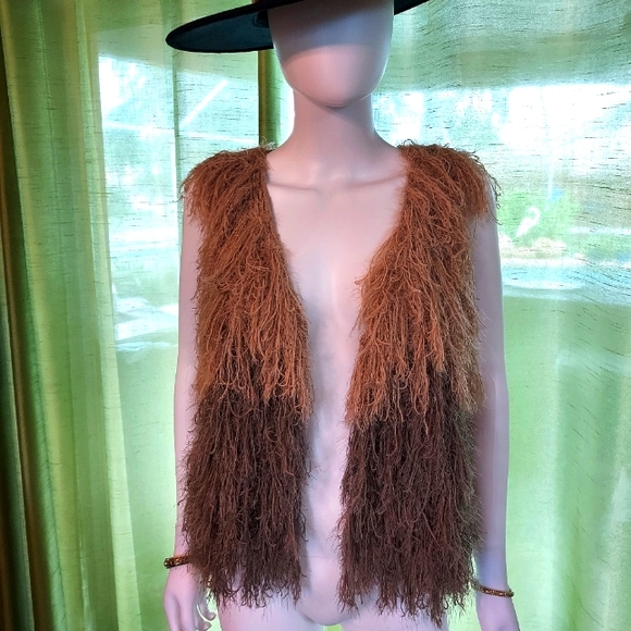 Mora Surf Boutique Cashmere String Vest. - Picture 6 of 13